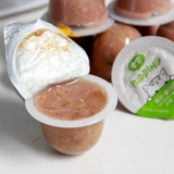 Магазин возвращается к тысячам кошачьего пудинга желе и кошки с основными продуктами консервированных кошек с закусками пищевые отколочки курицы