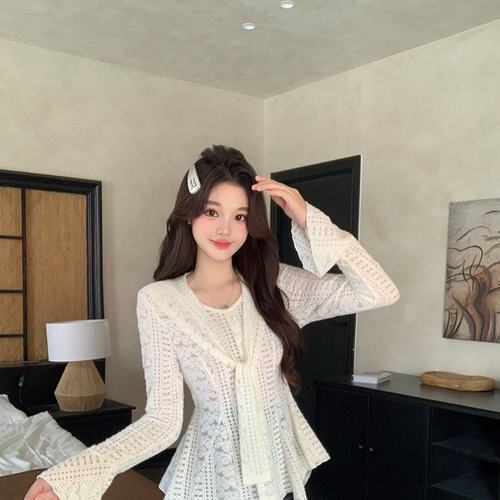 胖小皮2025秋冬新款时尚露思同款蕾丝收腰显瘦遮肉披肩两件套上衣 - 图2