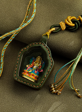 皮壳立体唐卡本命佛财神像黄铜擦擦嘎乌盒纯手工彩绘上色项链饰品