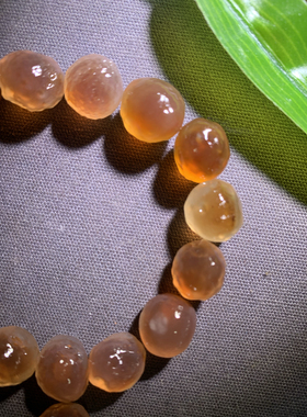 精品天然老红糖心，对孔尺寸1.3，皮心分明，珠子圆润！