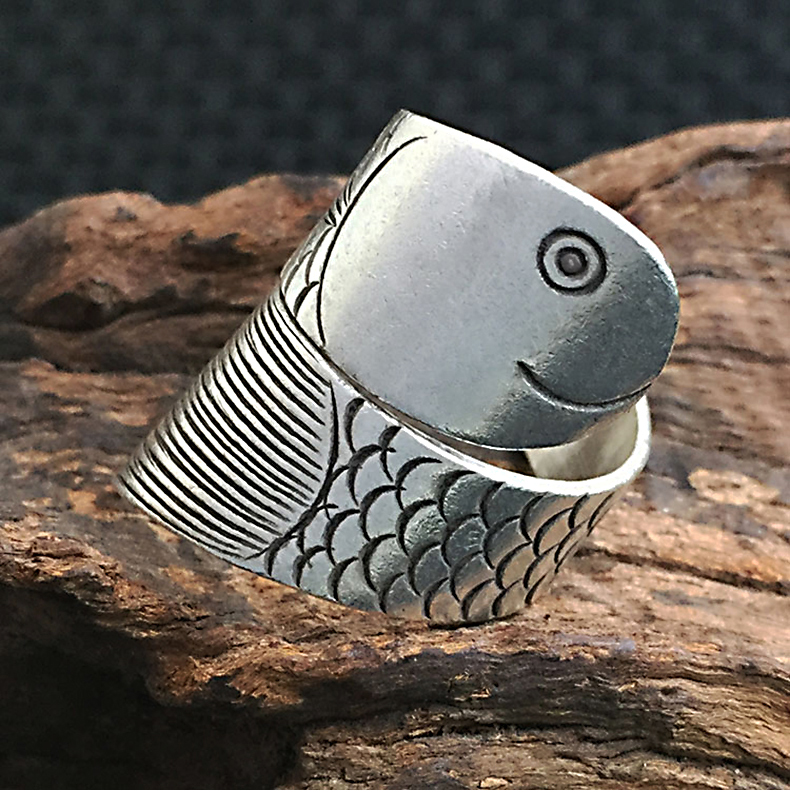 Born Free/奔放S925纯银流行饰品泰国清迈手工银年年有鱼戒指指环 - 图0