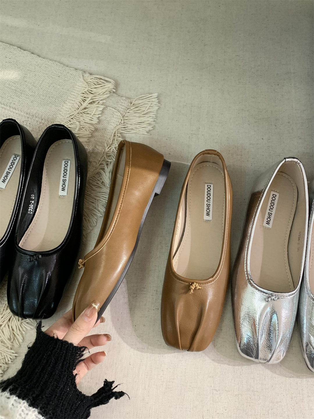百搭款~ 平底银色气质单鞋女春季2024新款法式温柔浅口奶奶鞋瓢鞋