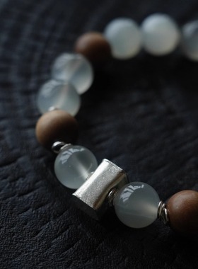 大仙的串儿《月下独酌》老山檀灰月光水晶手串小众设计