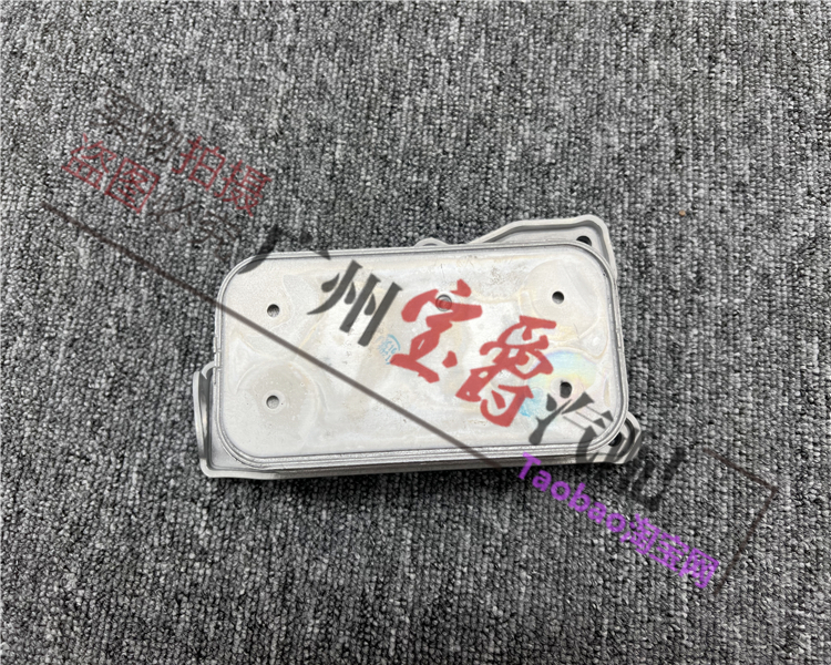 适用奔驰唯雅诺VIANO威霆VITO机油格W636机油散热器W639底座M272 - 图2