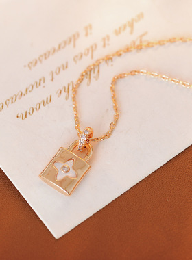 轻奢锁头白贝母四叶花吊坠项链高级设计感经典气质锁骨链通勤精致