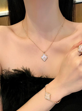 意大利拉丝工艺布天然粉贝母耳环项链三花手链女镶钻四叶花锁骨链