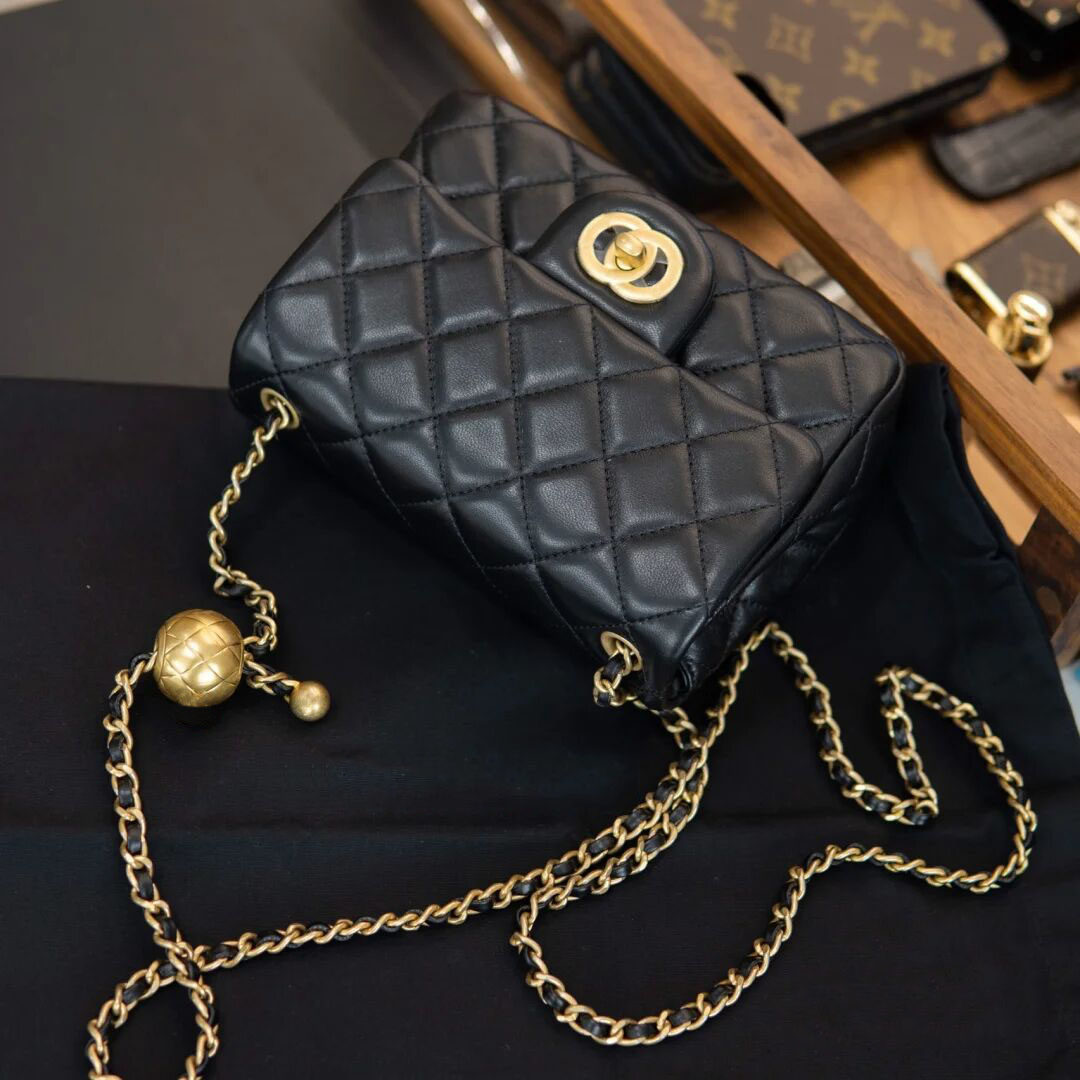 小香风女2021新款潮百搭斜挎链条包 酷臣女士包袋