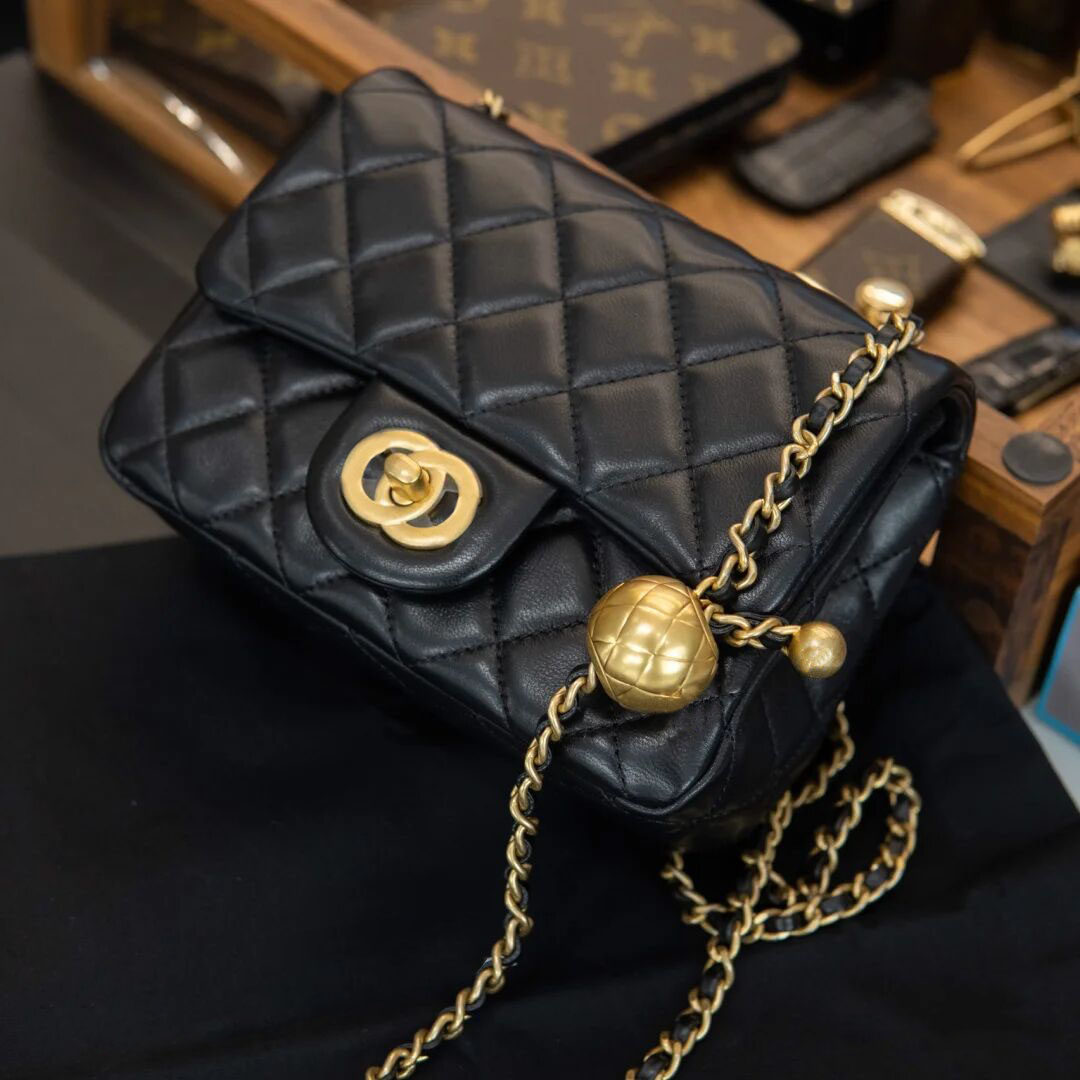 小香风女2021新款潮百搭斜挎链条包 酷臣女士包袋