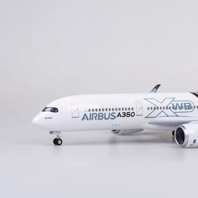 Simulated aircraft model with wheels and lights Airbus A350 prototype carbon fiber civil aviation aircraft toy