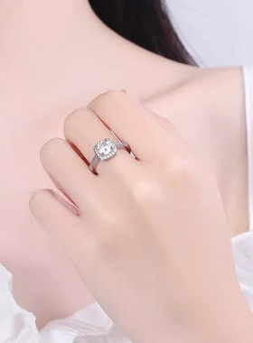 满钻方糖钻戒镶四爪戒指女轻奢莫桑石戒指1克拉2克拉人工钻石指环