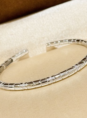 通体S925银灵蛇新中式蛇皮素圈手镯精致高级感微镶锆石本命年