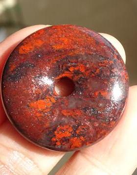 千蕊艳红黑砂平安扣桂林鸡血玉