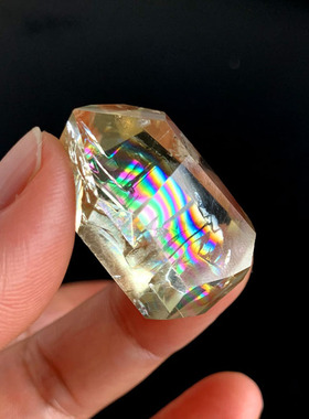 天然黄水晶彩虹光吊坠多面体切面