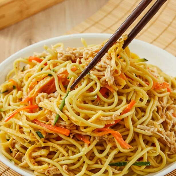 (盒马自有品牌)盒马工坊川味红油牛筋面370g 肥肥虾庄特色凉面320g川味鸡丝凉面