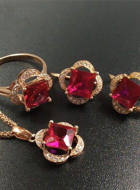 俄罗斯585紫金镶嵌红宝石四叶草吊坠镀14K玫瑰金彩金时尚女士项链