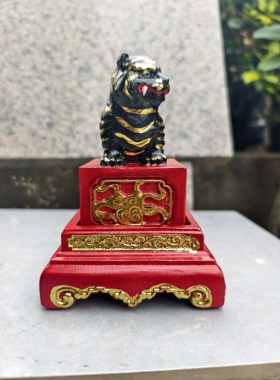 源头厂家香樟木雕刻6X6厘米虎印武财神神明印章支持免费刻字实拍