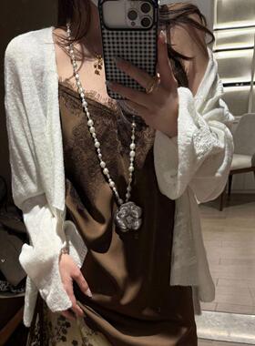 法式小香风不规则珍珠山茶花项链高级感时尚气质百搭毛衣链配饰女