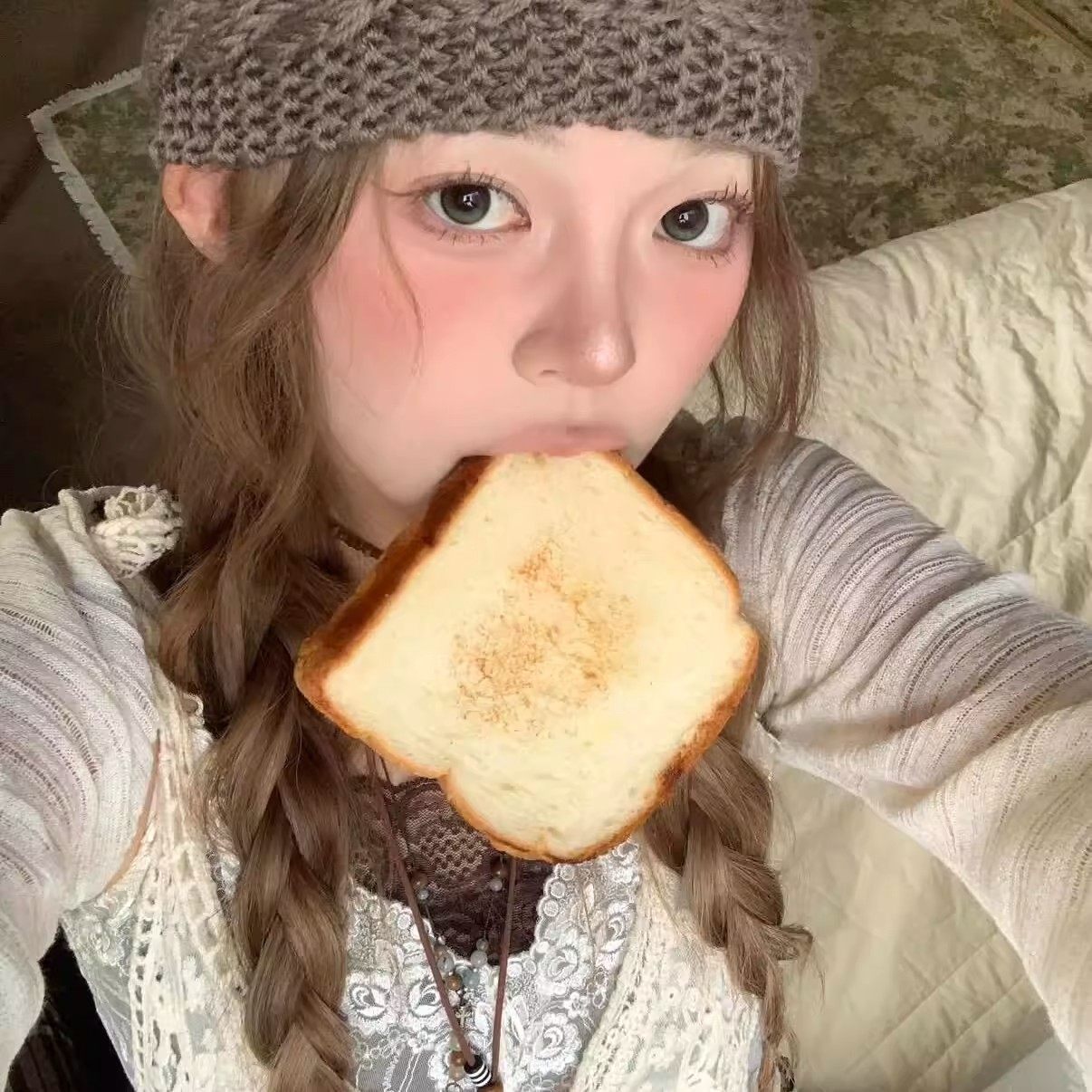 小韩化妆室人手一个！holika单色眼影土豆泥啫喱质地自然眼线下至,淘宝优惠券,粉丝福利购,淘宝优惠卷