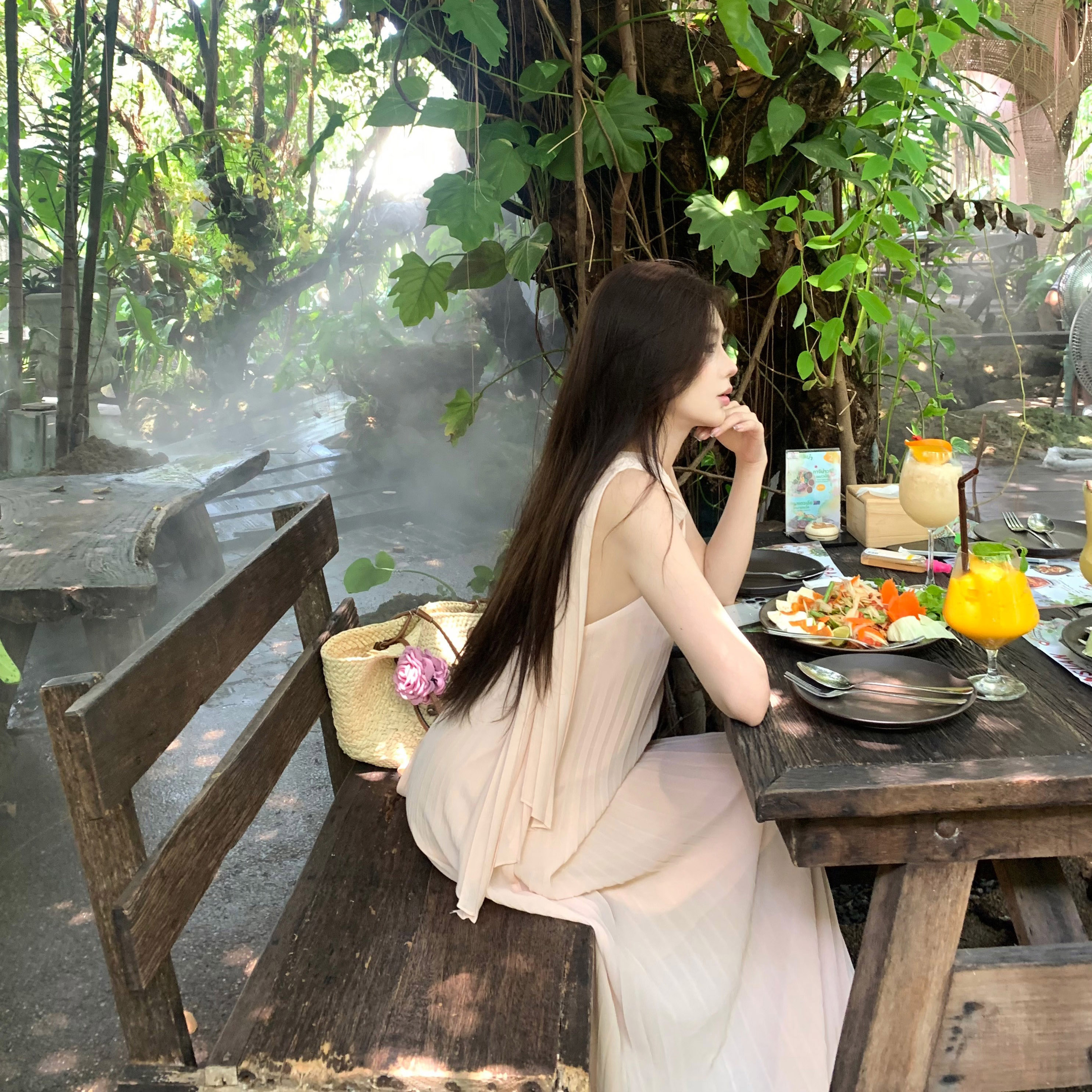 OKMA 粉色挂脖吊带连衣裙女夏高级感气质仙女裙长裙性感纯欲裙子