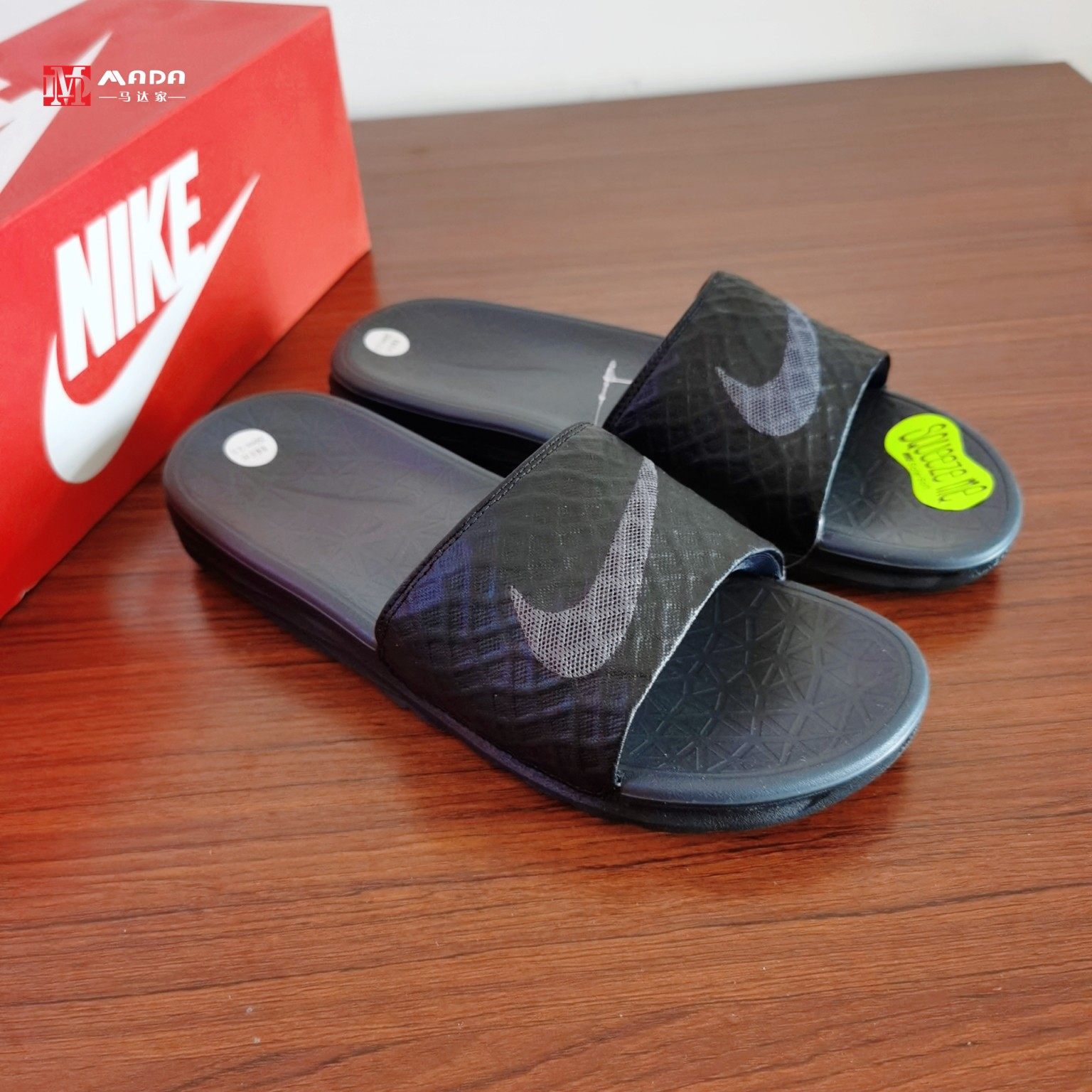 nike benassi solarsoft black