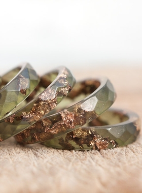 手工制作橄榄绿金箔树脂刻面戒指