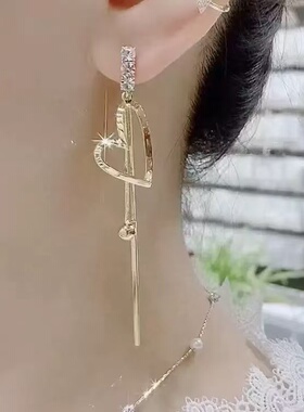 绿色爱心耳环新款洋气不对称