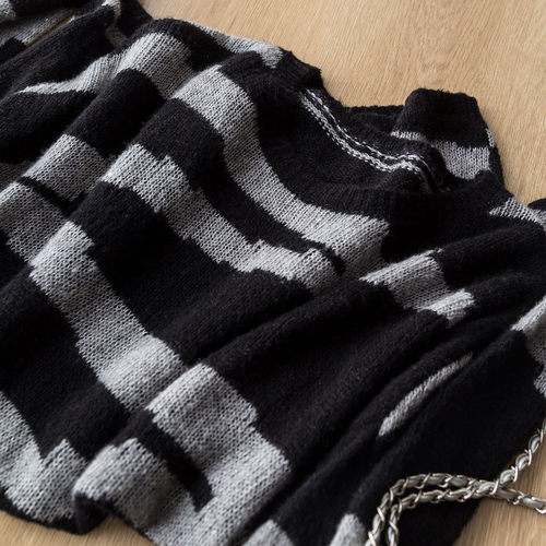 不一样的斜条纹衫 百搭时尚亮丝亮片羊毛羊绒宽松圆领长袖针织衫 - 图0