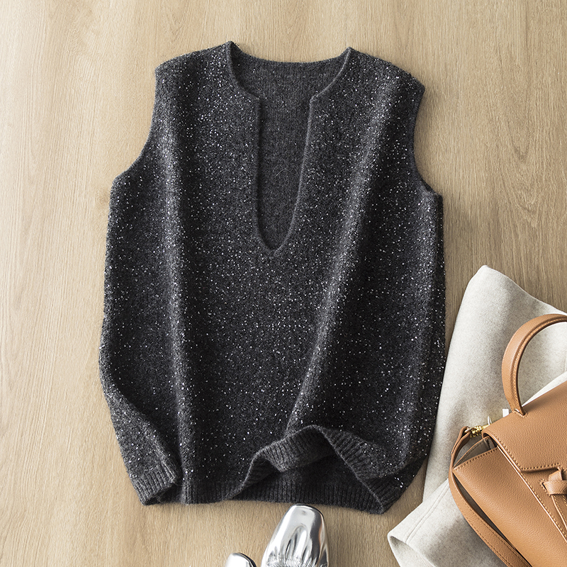 超好看法式气质满天星亮片大V领马海毛羊毛针织马甲宽松叠穿背心 - 图0