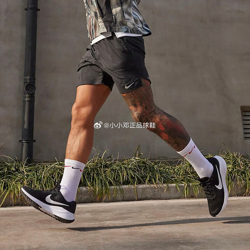 Nike/耐克 REVOLUTION 7 男子减震透气运动休闲跑步鞋 FB2207-001 - 图0