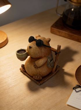 创意卡皮巴拉摆件仿木雕桌面治愈系水豚手办公室装饰品生日小礼物