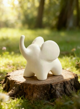 可爱小象白色陶瓷桌面摆件