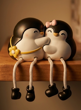 可爱情侣企鹅摆件礼物