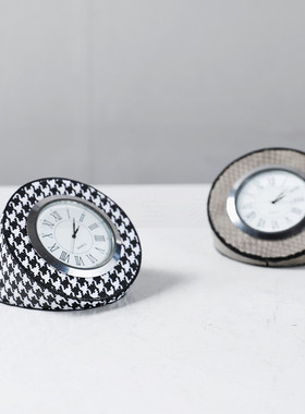 热销轻奢现代金属艺术皮革闹钟台上钟表摆件样板间软装客厅售楼处