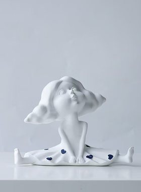 北欧格瑞人偶女孩辛创意娜摆件客厅卧室儿童房样板间售楼处装饰品