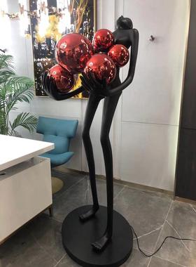 人物抱球灯设计师创意现代酒店大堂客厅装饰摆件办公卧室家居饰品