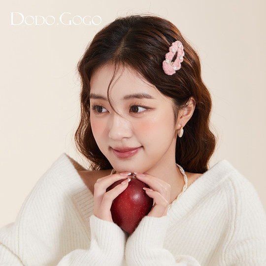 DODOGOGO毛线五角星发夹女款甜美可爱侧边碎发鸭嘴夹秋冬新款发饰