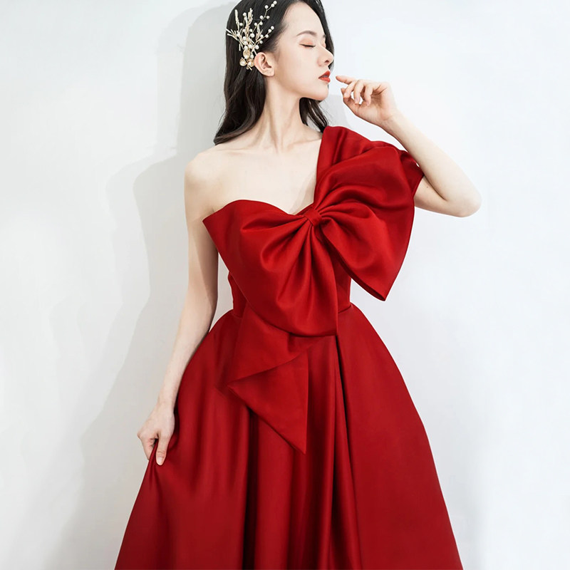 粉色女2021新款气质名媛生日轻婚纱 艾尚伊舍婚纱礼服/晚装