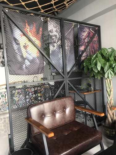 铁艺屏风办公室客厅餐厅卡座展示架镂空玄关工业风铁网装饰隔断墙 - 图1