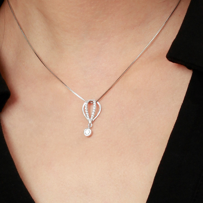 诗美洛正品莫桑石女纯银时尚吊坠 诗美洛项链