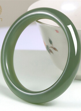 五花八门天然和田玉湖绿色平安镯