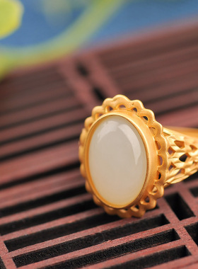 纯银镶嵌天然花丝如意豪镶戒指玉