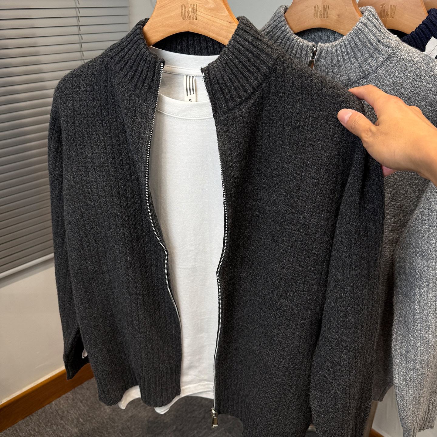 双拉链半高领开衫男针织衫春秋款中年人毛衣外套男装立领外搭纯色,淘宝优惠券,粉丝福利购,淘宝优惠卷