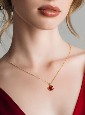 阿吉豆新年红色爱心毛衣链