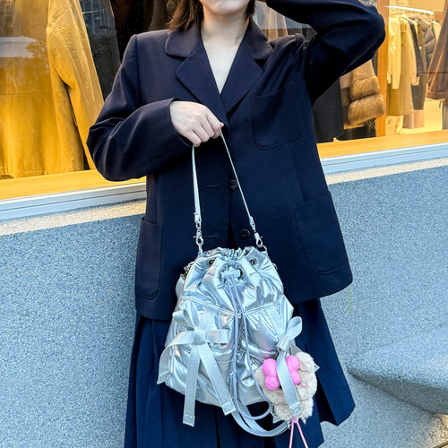casselini新色！小众设计感哑光银蝴蝶结单肩斜挎包女 - 图1