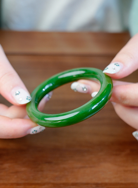 凤飞凰和田玉菠菜绿女士圆镯