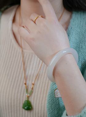 凤飞凰和田玉浅藕粉女款玉镯