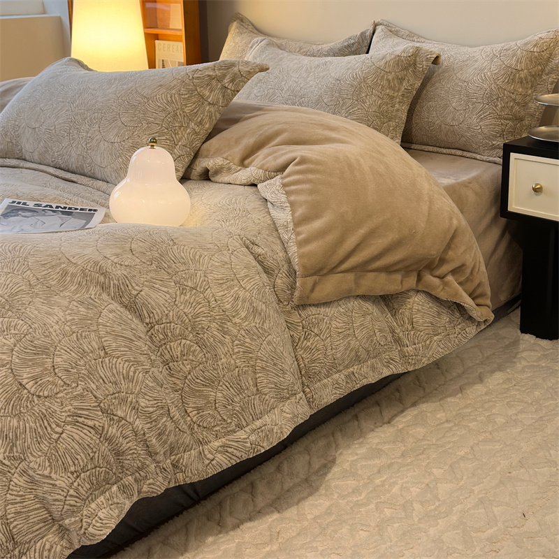 高档雕花牛奶绒床上四件套轻奢高级感床品加厚珊瑚绒面床单被套