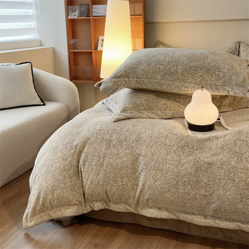 高档雕花牛奶绒床上四件套轻奢高级感床品加厚珊瑚绒面床单被套