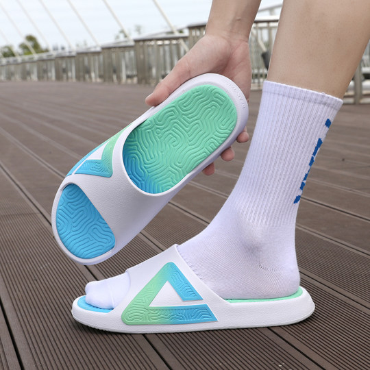 Peak's best-selling sports slippers