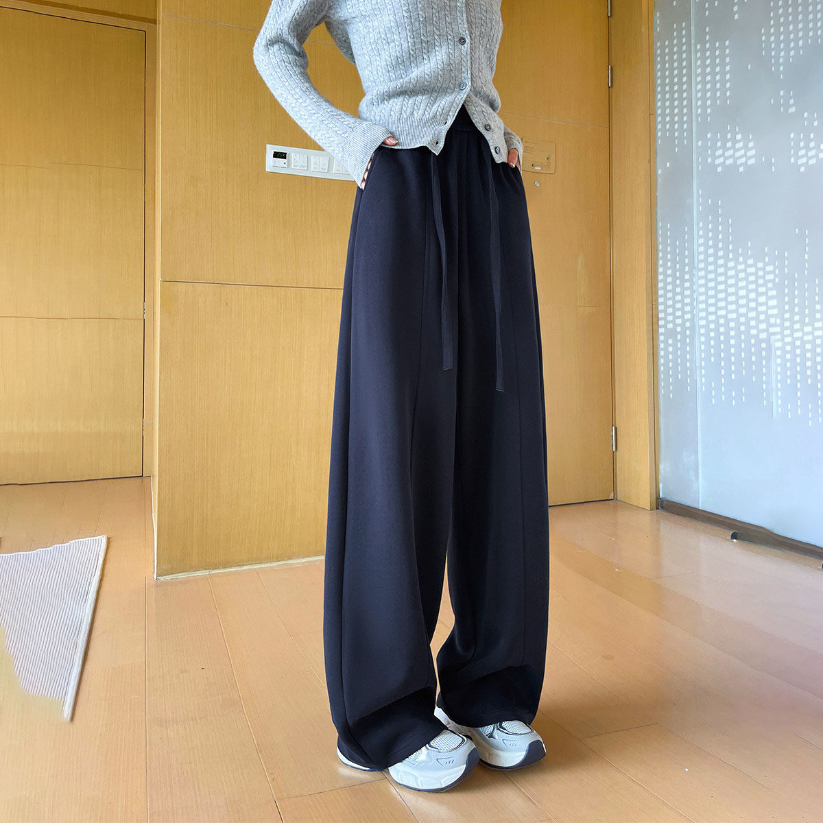 班尼路时尚休闲弯刀运动裤女秋冬款高腰垂感宽松显瘦香蕉阔腿裤J,淘宝优惠券,粉丝福利购,淘宝优惠卷